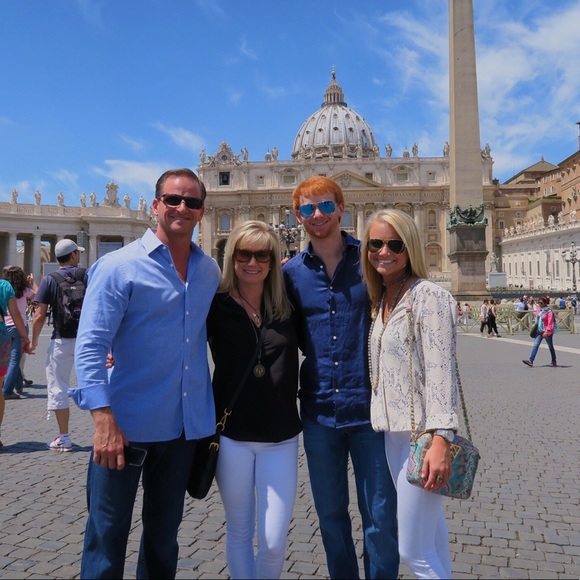 Meet your Posher, Christy - Picture 3 of 3